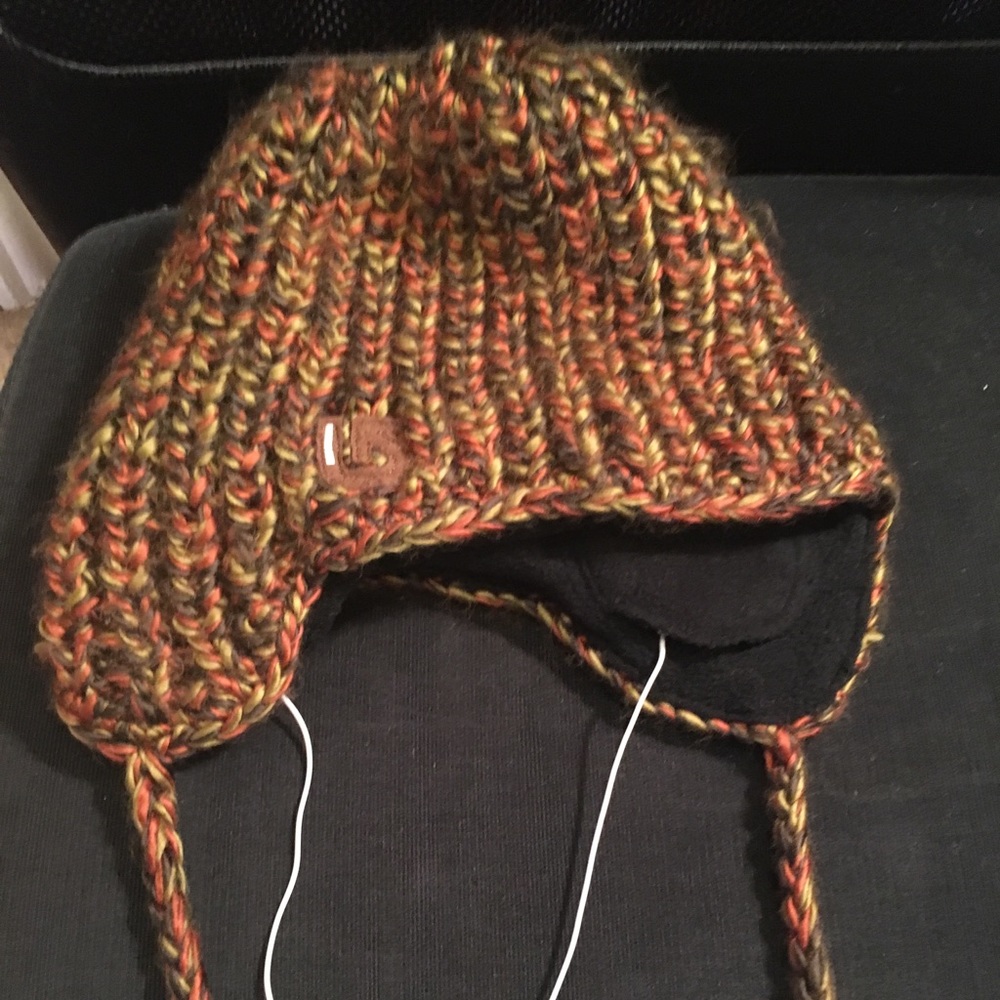 Burton snowboarding beanie w built in headphones
